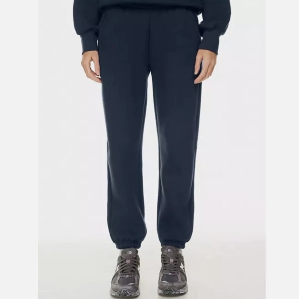 Aritzia Tna Blue Relaxed Mid-rise Boyfriend Fit Bubble Fleece Sweatpants